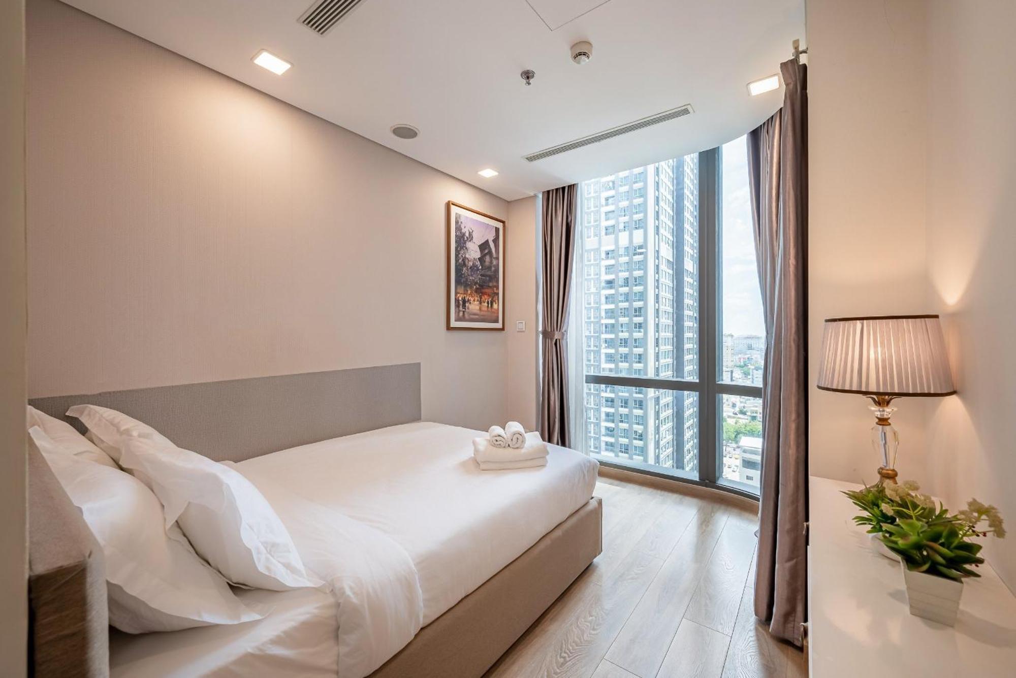 Urban Heights Rentals Landmark 81 Хошимін Екстер'єр фото