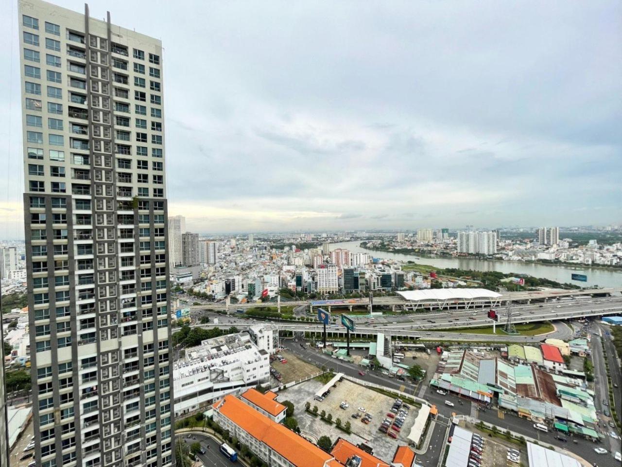 Urban Heights Rentals Landmark 81 Хошимін Екстер'єр фото